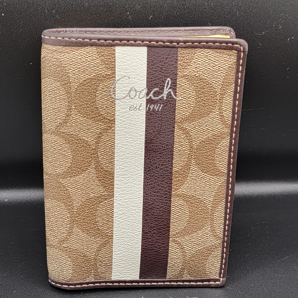 Coach wallet 5x4